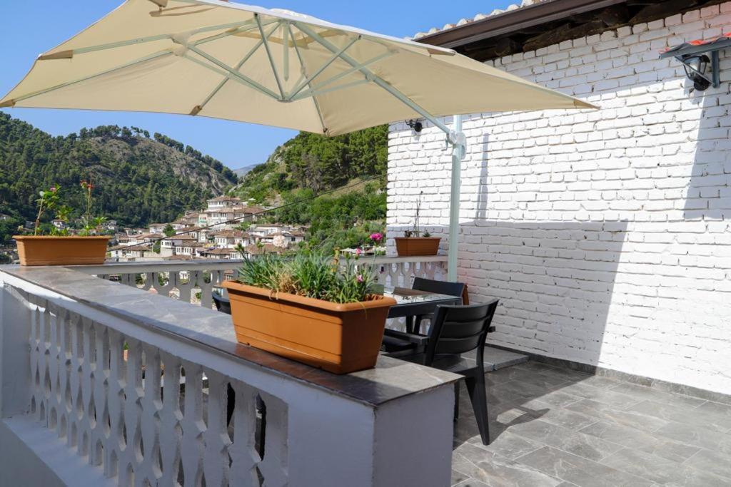 Villa Dona Berat Luaran gambar
