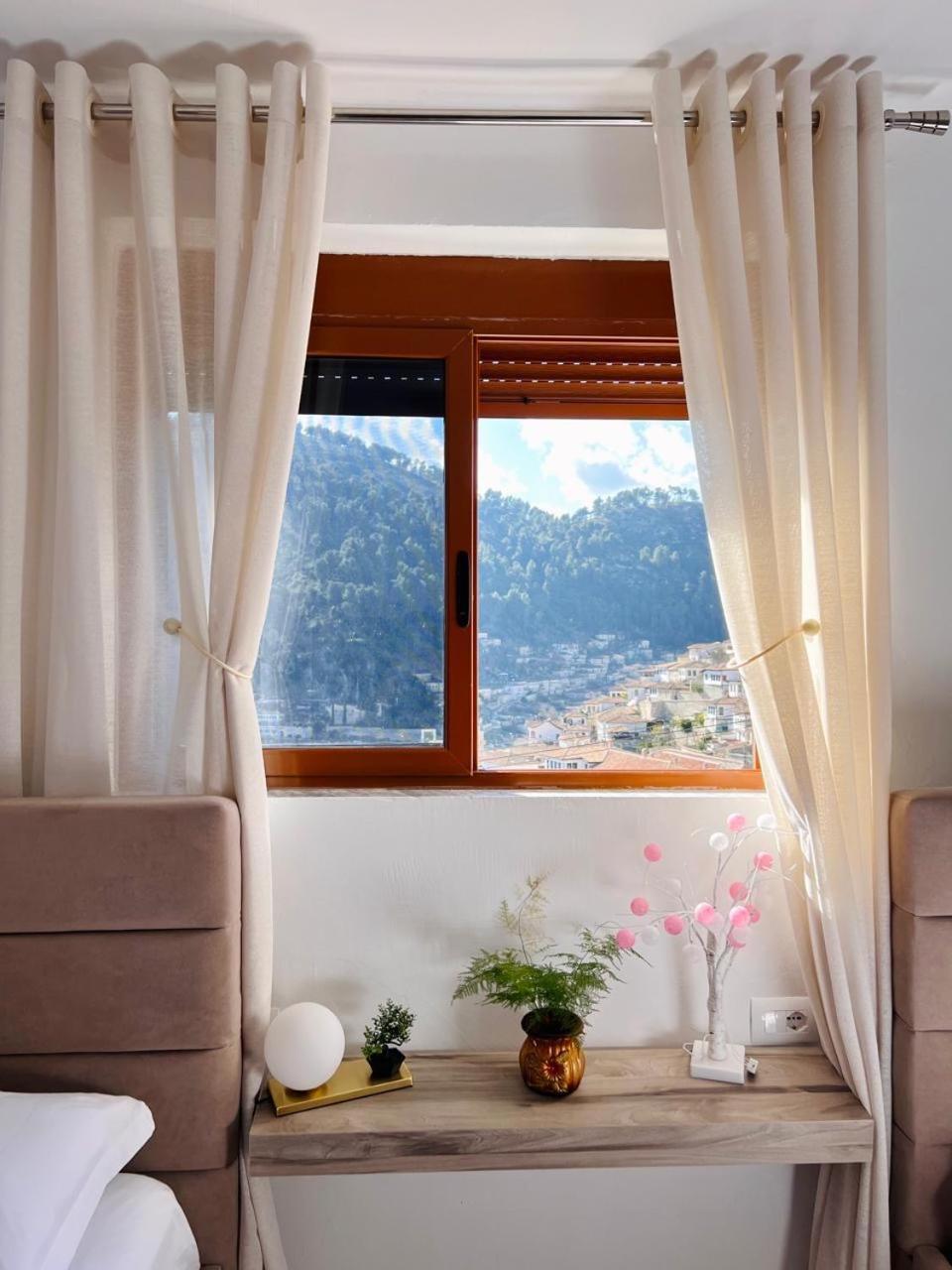 Villa Dona Berat Luaran gambar