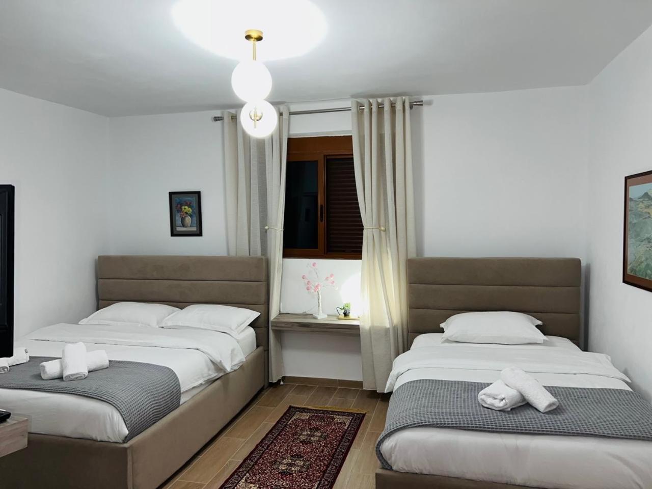 Villa Dona Berat Luaran gambar